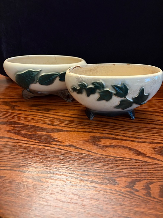 Royal Copley Other - Ceramic Ivy-Leaf Footed Planter Bowl - Cream with Green